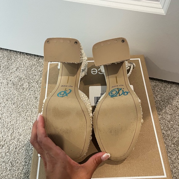 Dolce Vita White Heels Elegant Shoes - Picture 8 of 10